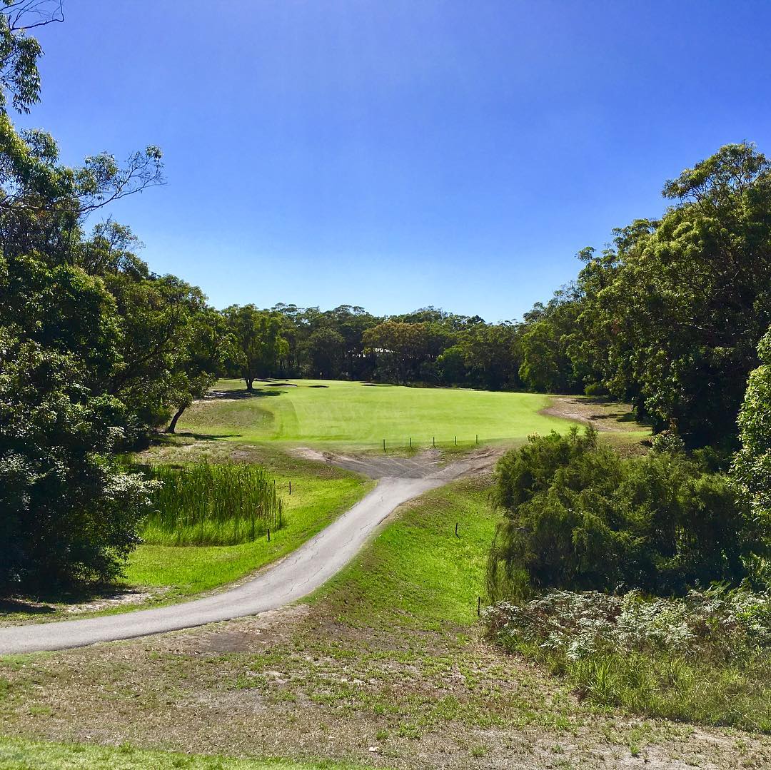 3rd hole, 216 meters into a slight wind. Nice par 3 @newcastlegc1905
Make par here and move on.
#toughearly #makepar #quality #newcastlegolfclub #puregolftours #turtlecreekapparel