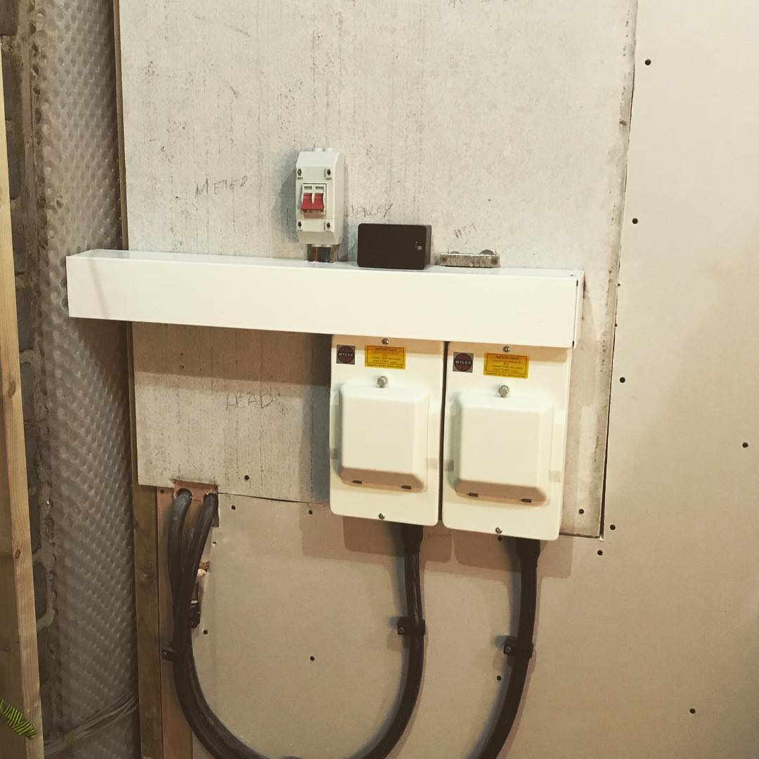 Submains terminated and ready to go. Waiting for UKPN to bring the supply in.
.
.
.
.
.
.
.
#TT #Electrical #TTElectrical #Electrician #London #Local #Friendly #Design #Submain #Supply #Wylex #SWA #Armoured #Installation
