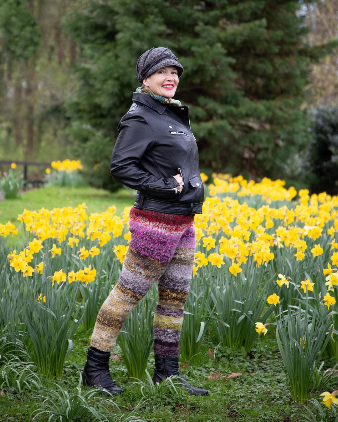 A girl’s gotta look good when the ski clothes come off when driving around Scotland in a 98 year-old vintage car!! I knitted these fabulous @westknits #marledmanialeggings and wear them under my under-ski-pants layer; to be revealed when we stop to enjoy the places we stop along the way.
I started knitting these snug leggingsa couple of weeks ago in the Outer Hebrides and I’ve used only wool which has been either grown, spun or dyed in the places we’ve driven through.
These are now my ‘Journey Pants”.. a wonderful wearable artwork as a reminder of our crazy journey all around the UK for the Edinburgh Yarn festival!
Where will my marled leggings reveal themselves next! Stay tuned!!!. #westknitsonroadtrip
.
Wool used- @uistwool #reothart
Hand spun yarn on an original purchased at @buthbharraigh
Hand dyed yarn purchased at a fabulous little store at #lochboisdale
Hand dyed yarn from @gingertwiststudio in Edinburgh.
.
.
.
. #happinessishandmade #knittingisthenewyoga #knitting #knitting_is_love #knittinginstagram #knittinginspiration #imadeit #handcrafted #loveknitting #westknitsarethebestknits #feelingcontent #happydays #gratitude #obstacles #contented #contentedlife #knitsharelove #indiedyedyarn #gowildlyandslow #slowliving #handspunyarn #knitaddict #vintagecar #silverghost #rollsroycesilverghost