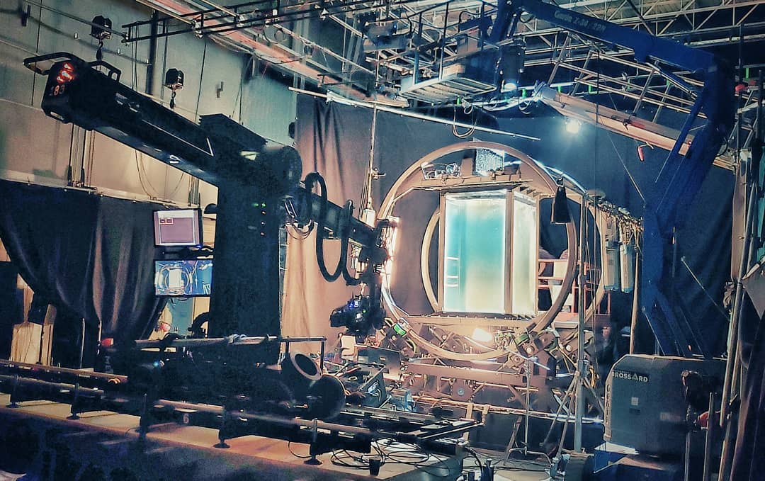 You never know what you'll be doing on set on any given day, @mjcherringtn and I prepping 44 fbx moves with @wfw_intl #technodolly , so many moving parts on this one!
#bts #filmschool #filmlife #filmmaking #moco #filmproduction #aquarium #studio