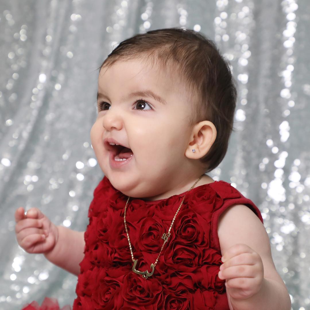 I love her smile. I also am loving my NEW huge sequin background! Sparkle baby!
#babyphotos #sparkleandshine #calgarykids #yycmoms #yycphotographer #calgarylife #calgaryfamilyphotographer #littlelaughs #newbackdrop
