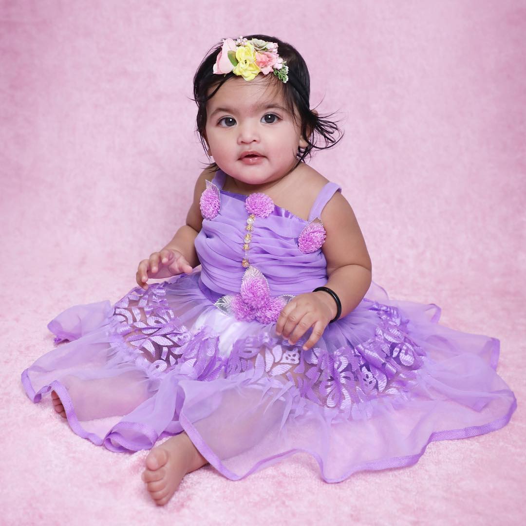 I picked up some more textures, materials and headbands. I love adding to my collection - so many options. This little one was a perfect princess for her photos.
#prettyinpurple #babyphotos #yycmoms #calgaryphotographer #littlelaughs #calgaryphotographers