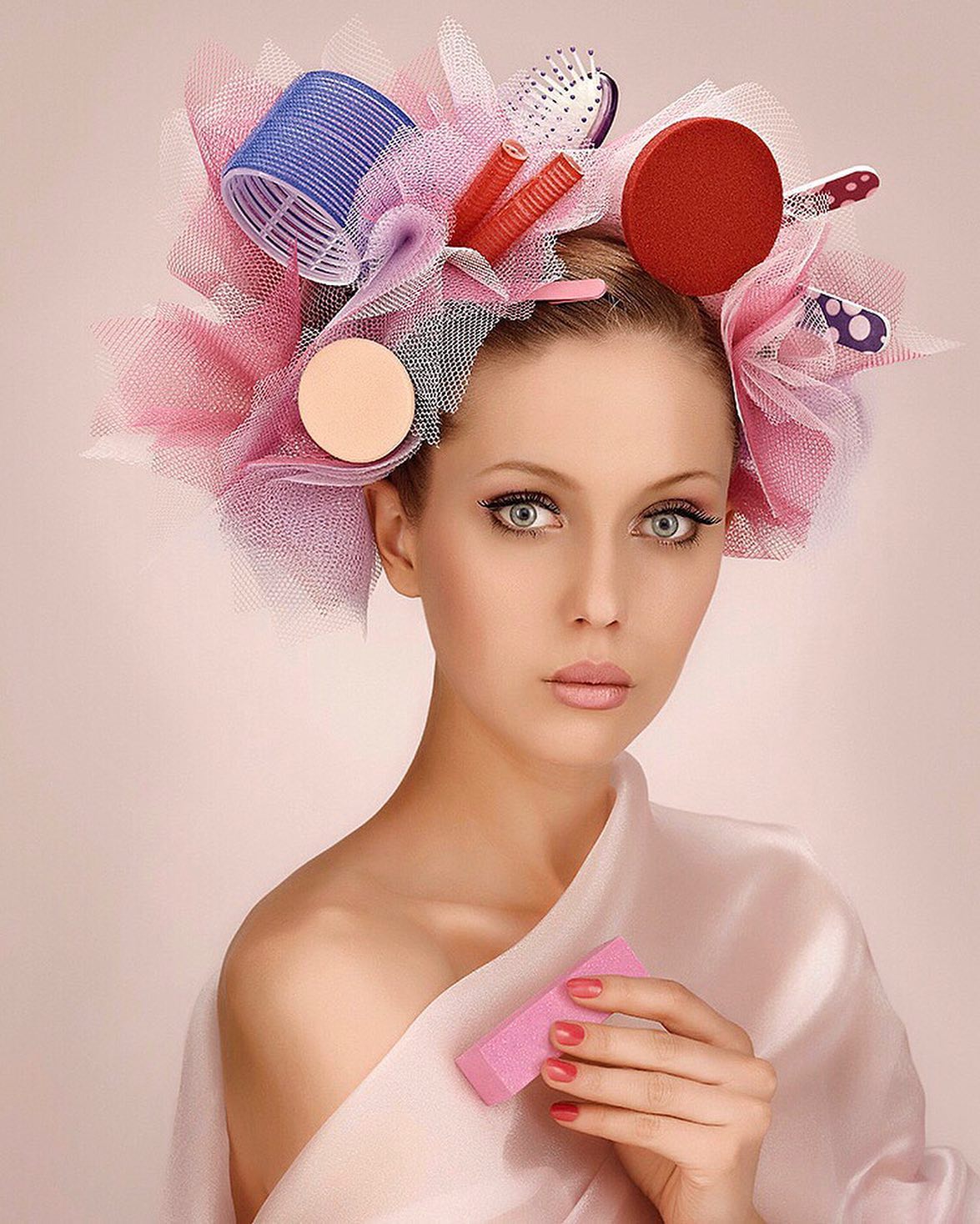 BE ADV CREATIVE
SCOPE: Photography, Image Retouching
CLIENT: Proart Professional
DATE: 2012
.
.
.
.
.
.
.
#beadvcreative #portfolio #proart #creative #branding #marketingdigital #photography #artdirection #design #beauty #cosmectics #model #lifestyle #arte #fashion #hairstyle #makeup #girls #losangeles #jgitti