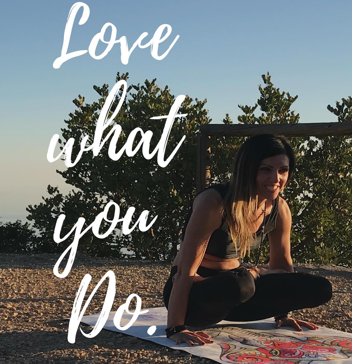 Ama lo que haces y vive tus pasiones. All For Yoga