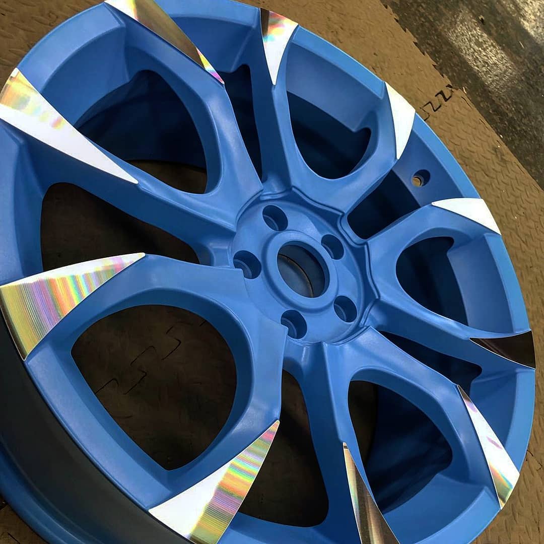 Transformations don't get much better than this 😮🌐
Diamond cut finish with Artic Blue Inserts 😁❄
Swipe Left to see the Transformation 👈 -
#wheelrefurb #wheelrefurbishment #wheelrefurbs #alloyrefurb #alloyrefurbishment #alloyrepair #powdercoating #diamondcut #colourpowdercoating #cars #wheels #wheelcolour #wheelcolourchange #bmw #mercedes #ferarri #audi #bentley #rangerover #london #essex #southwoodford #creativewheels