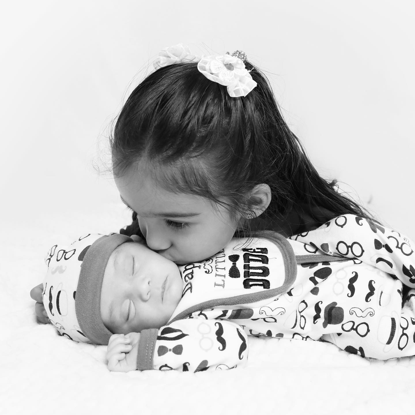 A proud big sister! ❤️❤️❤️
#calgaryfamilyphotographer #calgarymoms #calgaryphotographer #yycphotography #siblings #bigsister