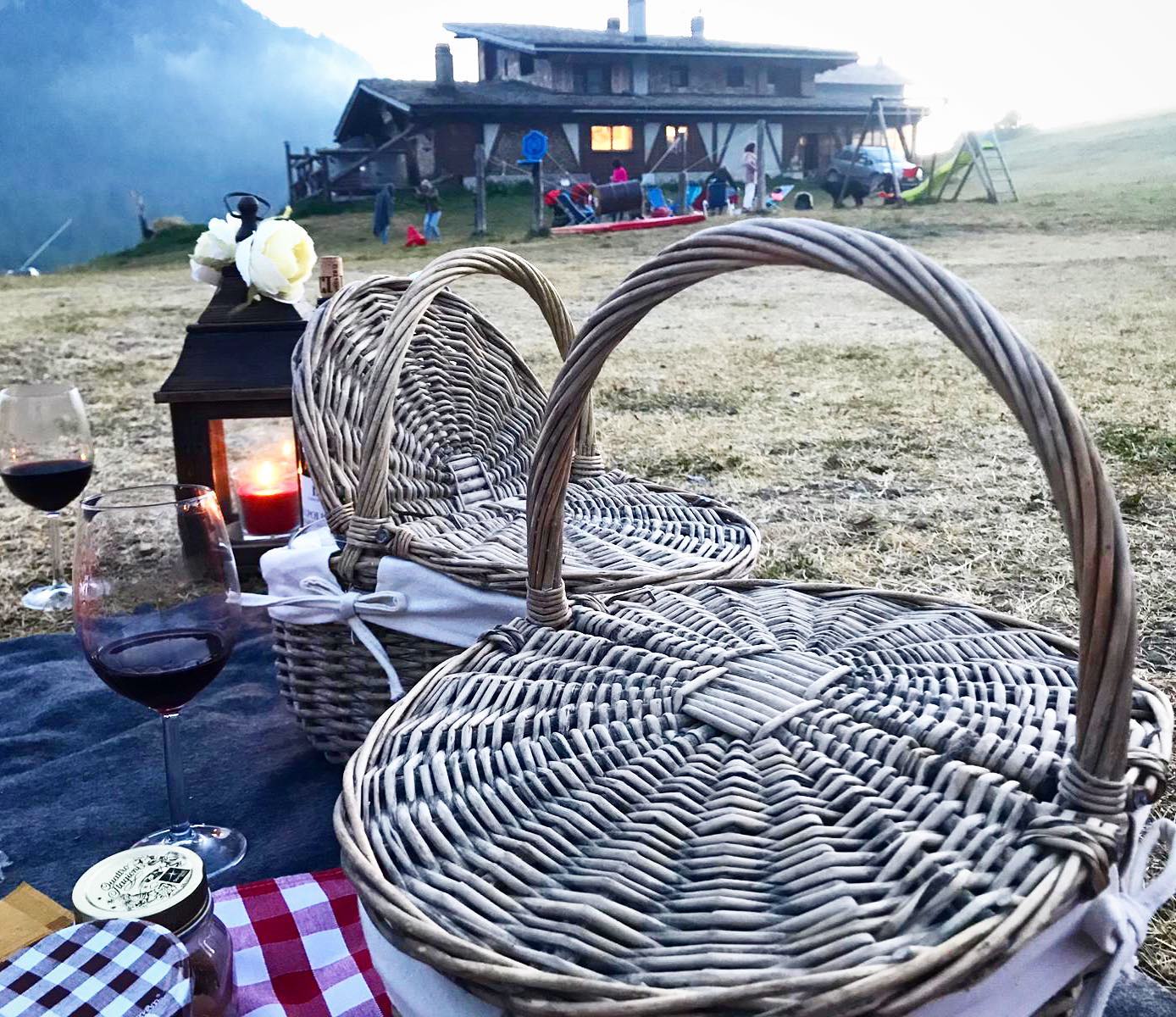 La ricetta per il perfetto Pic-Nic:
Cestino, Vino e Barattolino 😋🧺🍷❤ Aspettando le Stelle ✨ 💫✨