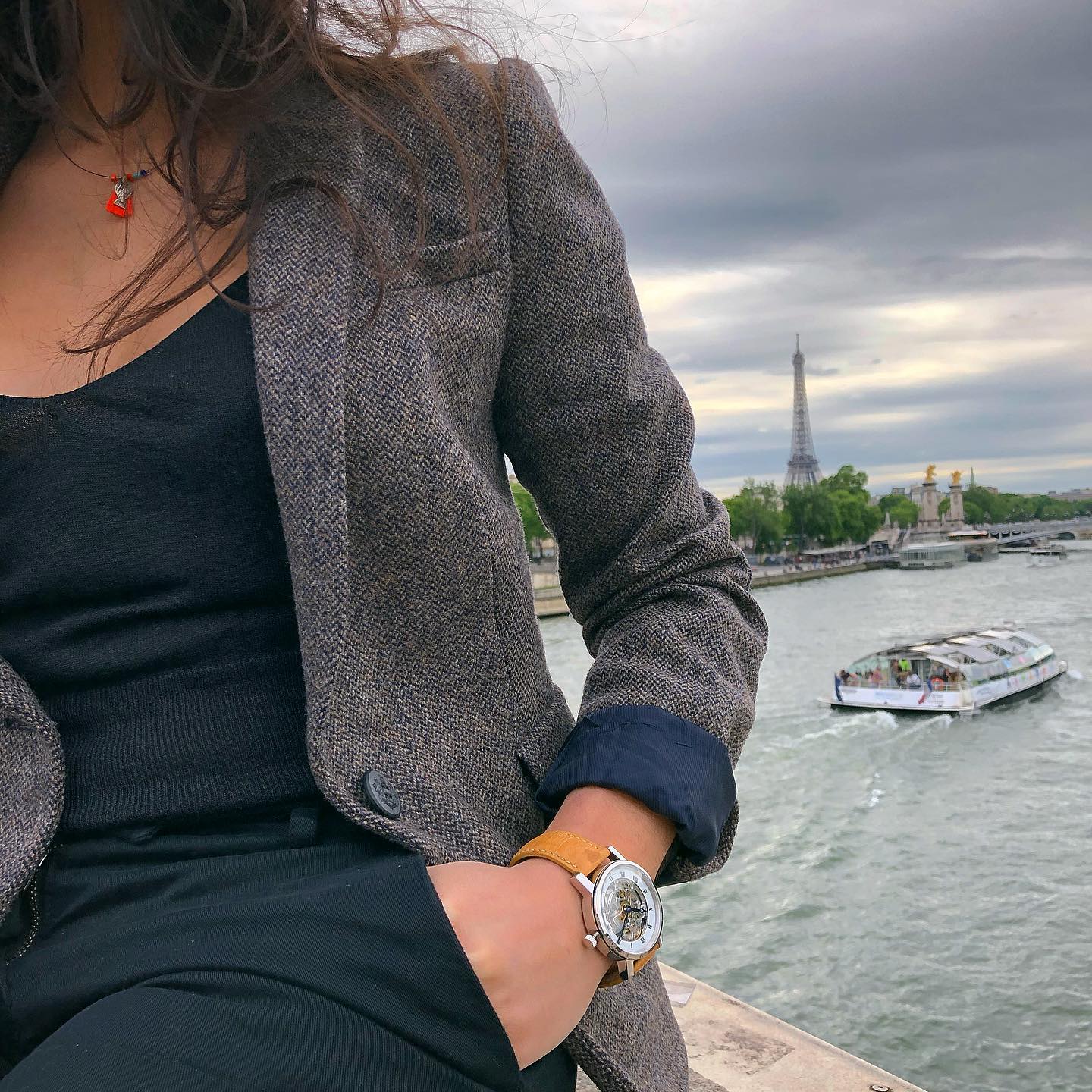De loin elle est si attirante, de près elle est si belle ... #iwi
#iwiparis
#montre
#watch
#watchoftheweek
#swissmade
#madeinparis
#montresquelette
#horlogerie
#luxe
#watchoftheday
#style
#love
#paris
#time
#mecanicalwatch
#bracelet
#picoftheday
#mouvement
#eta
#montrefemme
#montrehomme
#accessories
#mode
#watchlover
#luxurywatches
#watchphotography
#watchmaker
@iwiparis