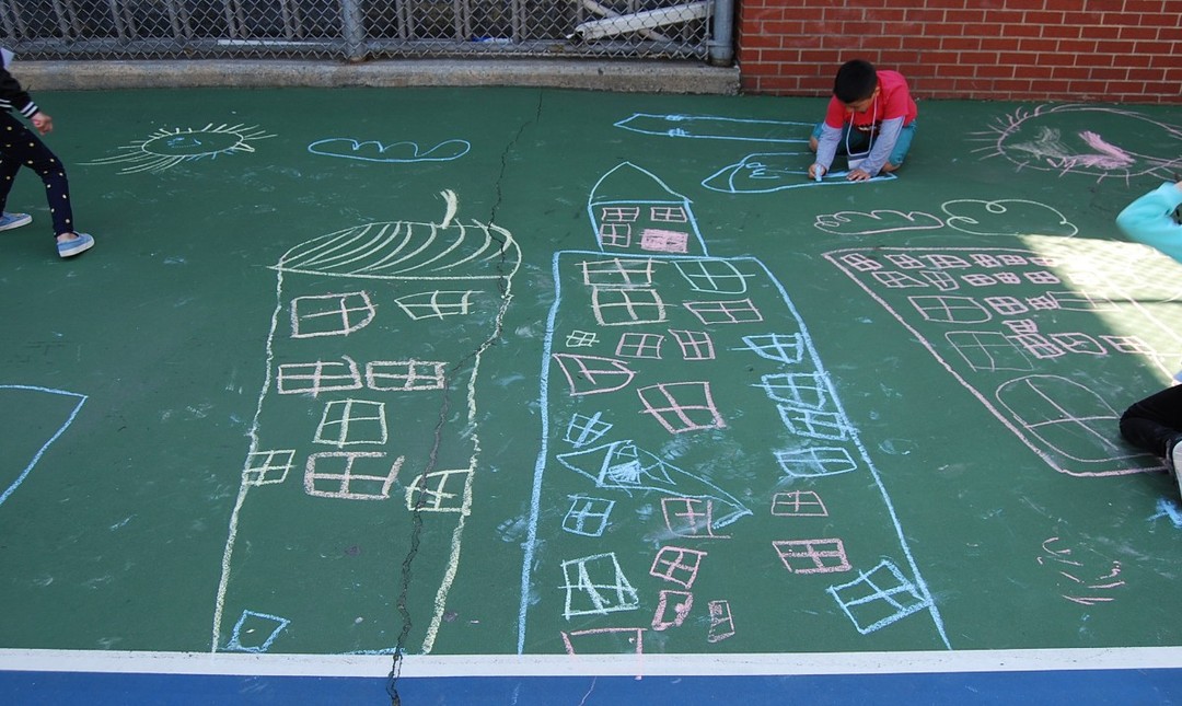 Our students engaged in fun and exciting ways to create their own neighborhoods.
2nd grade students at PS 28 Corona, Queens, worked with #puppetryinpractice artists on exploring the city and learning about the importance of being a model citizen.
#artsinschool #steam #nycschools #nycdoe
To learn more about this and other programs, visit www.PuppetryInPractice.org