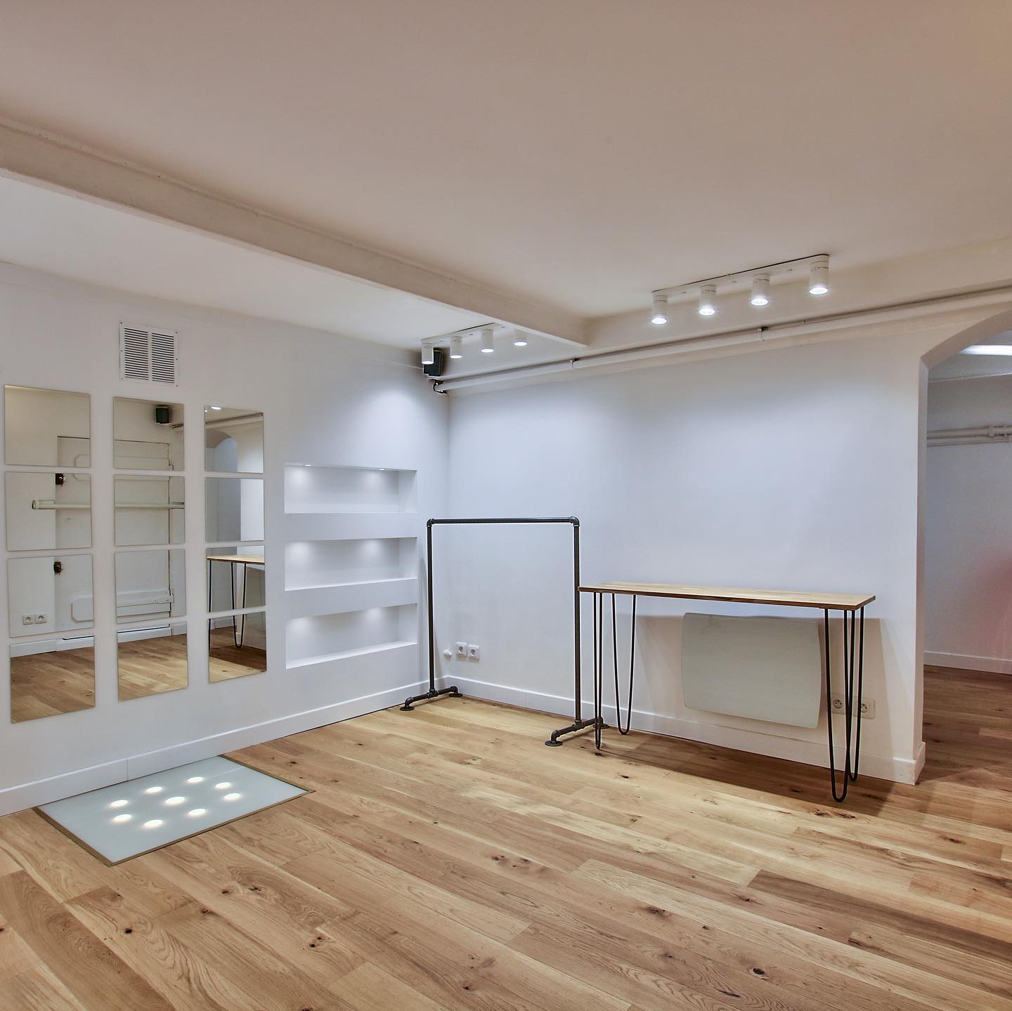 Réalisation des travaux de l’Appartement Montmartre 🛠 Merci @les.appartements.ephemeres pour votre confiance 🙏 #travaux #architecte #batiment #boutique #renovation #renovationproject #renovationmaison #renovationappartement