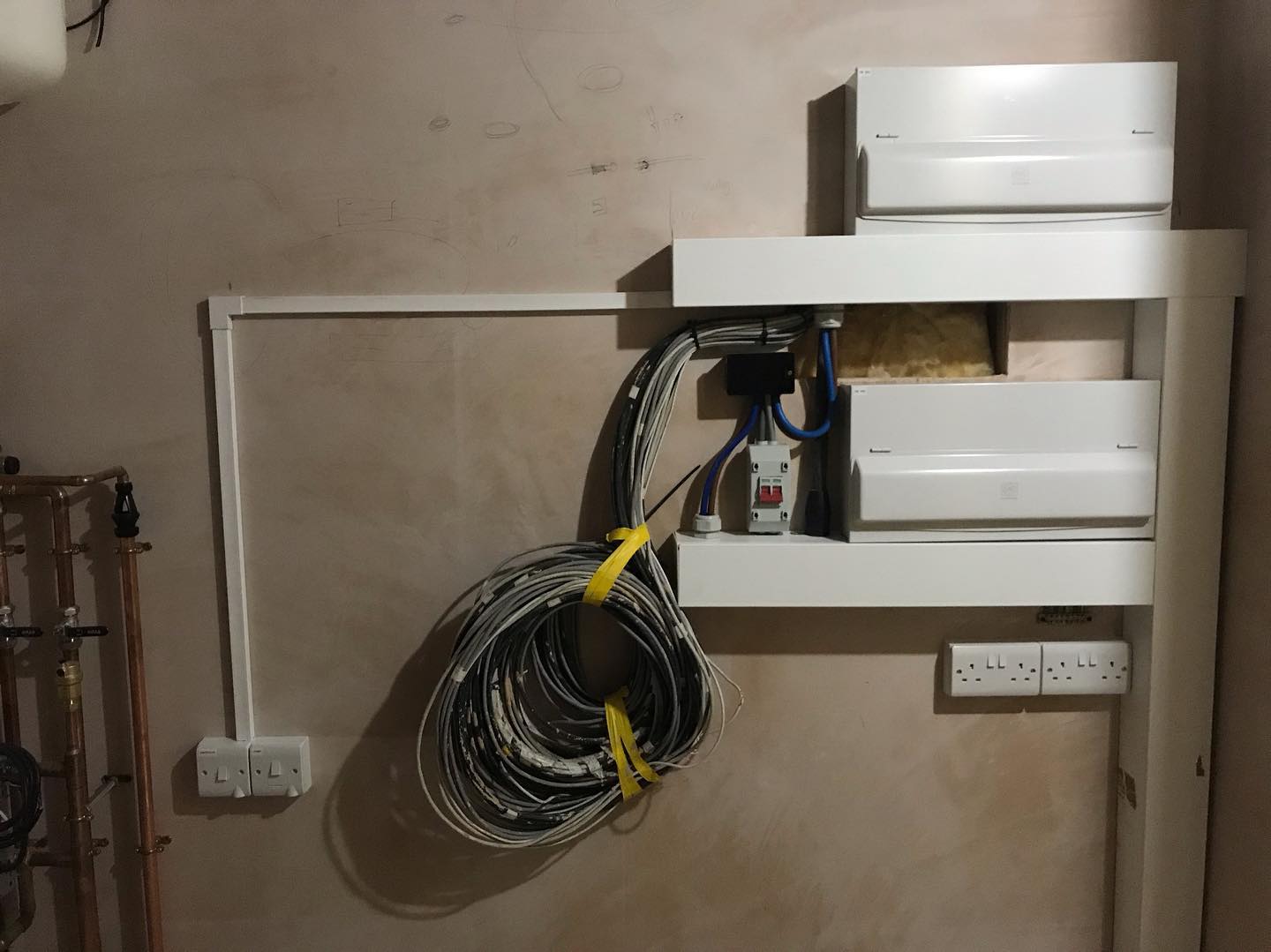 New install completed yesterday, two new fuse boards, isolator and a switch fuse.
.
.
.
.
.
.
.
.
.
.
.
#TT #Electrical #TTElectrical #Electrician #London #Local #Friendly #Design #Fuseboard #Distribution #Board #Install #MK