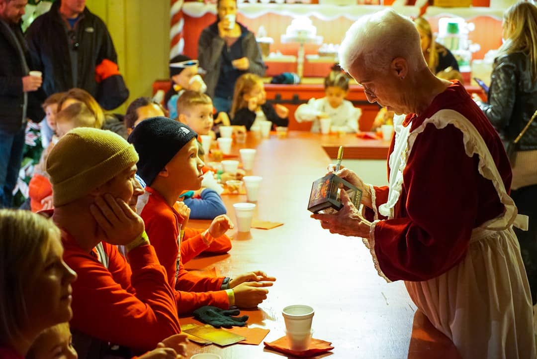 Tell stories. Create magic. Get in the spirit. Applications for the North Pole Experience cast are open! Apply via the link in our bio.
.
.
.
#npxcasting #npxcast2019 #makemagic #makingmemories #merrychristmas #bestjobever #actor