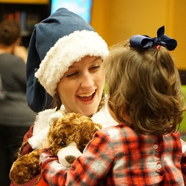 Do you enjoy working with kids? Are you looking to gain experience working with children? We have JUST the thing for you! Apply today via the link in our bio
.
.
.
#npxcasting #npxcast2019 #flagstaffaz #naulumberjacks #childcare #workingwithkids #werehiring