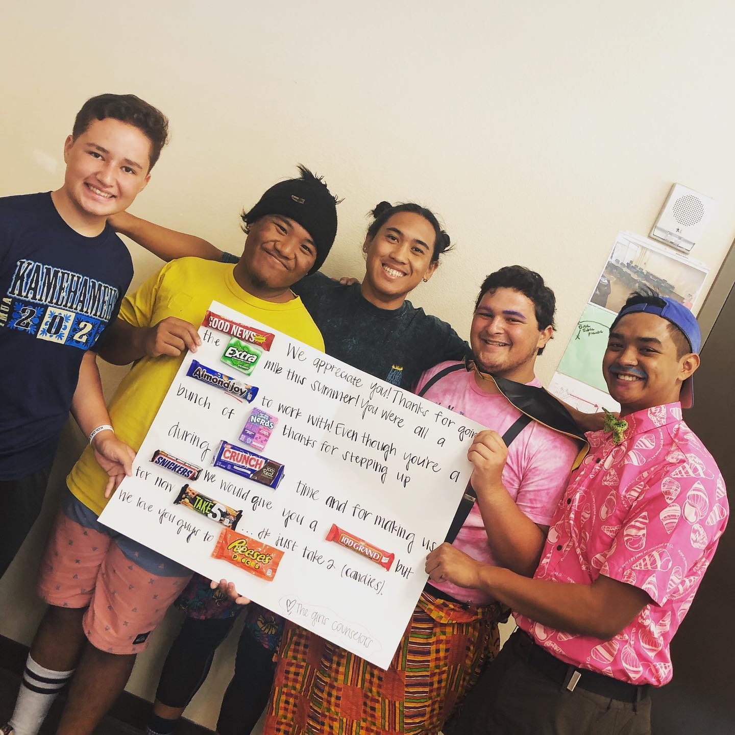 Last week of summer and Camp Kulia😢 and yesterday the girls took time to thank the male counselors for their hard work this summer! 🙌🏼🙌🏼 Cards, home made cookies, decorated frames, lunch and soda floats.😀😀😀