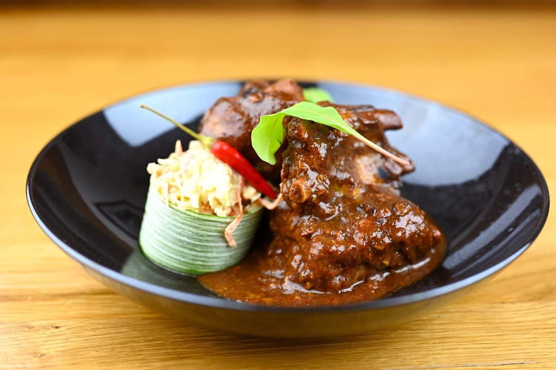 Mezi stálice našeho jídelního lístku zaručeně patří vepřová žebra v BBQ omáčce 😍
#ribs #pork #bbq #coleslaw #foodlover #foodstyl #nahumpolce #vorkloster #tisnov 💗
Photo by @kkaroli 🥰