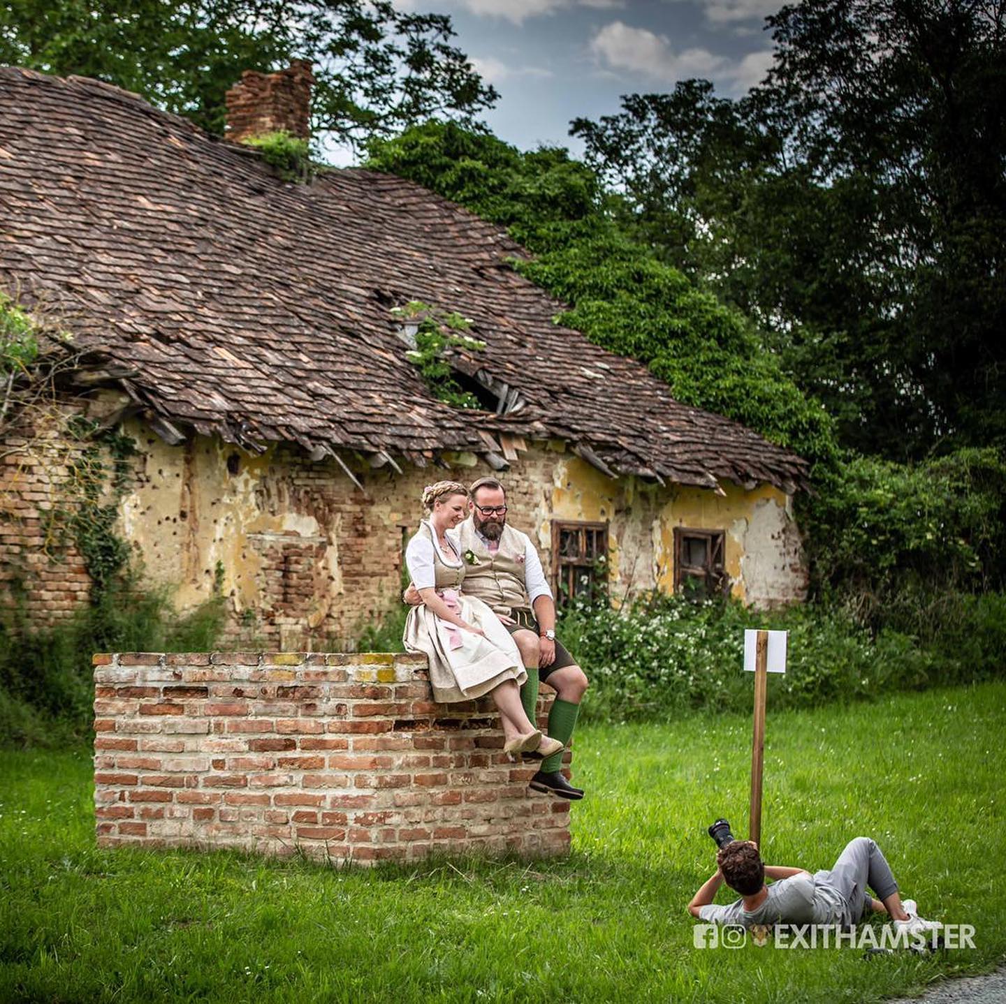 Behind the scenes. What great moment to be caught on a picture. You can see me in action thank you @exithamster and the output from this perspective. I hope you like it! #wedding #hochzeit #austria #love #wedding2020 #weddinginspiration
