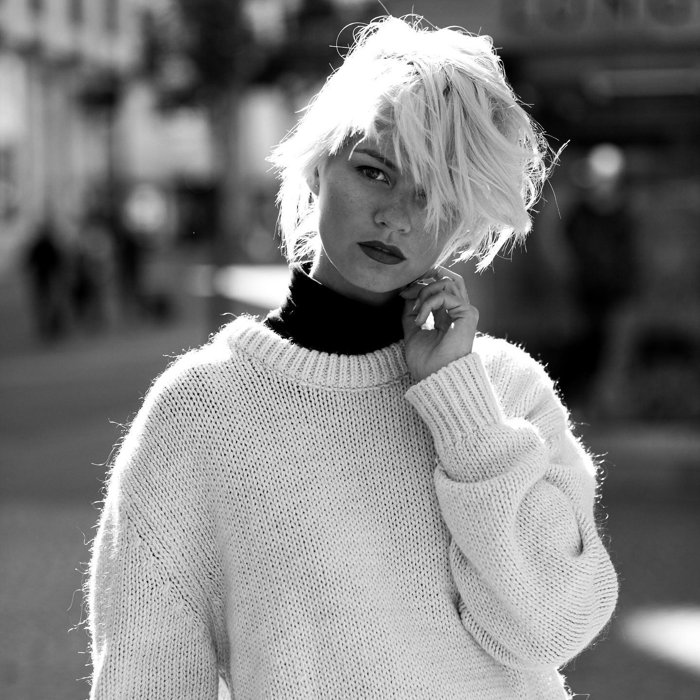 Beautiful Louisa @louiblog .
.
#portrait #model #shooting #blackandwhite