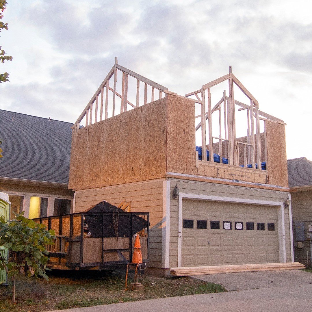 A little hint of the cross-gabled roof to come.