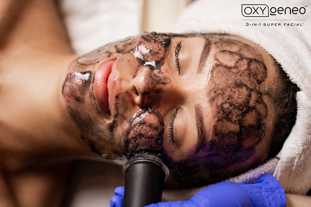 Introducing our new Balance OxyPod treatment.⠀
Balance and mattifie oily skin, clears bacteria and clogged pores, also helps improve texture, reduce fine lines and wrinkles.⠀
☎️ 587-227-2166 (or text)⠀
.⠀
.⠀
.⠀
.⠀
.⠀
#yyc #oxygeneofacial #yycdeals #calgarysmallbusiness #calgarydeals #evanstonyyc #yycevanston#yycmodels #calgarymodel #yycmoms #calgarymoms #yycbride #calgarybride #yycfitness #calgaryfitness #yycfacials #calgaryfacials #yycliving #yyclife #yycfashion #yycbusiness #yycbeauty #yycsmallbusiness #calgarylife #calgarybusiness #dermaspark #hydrafacial