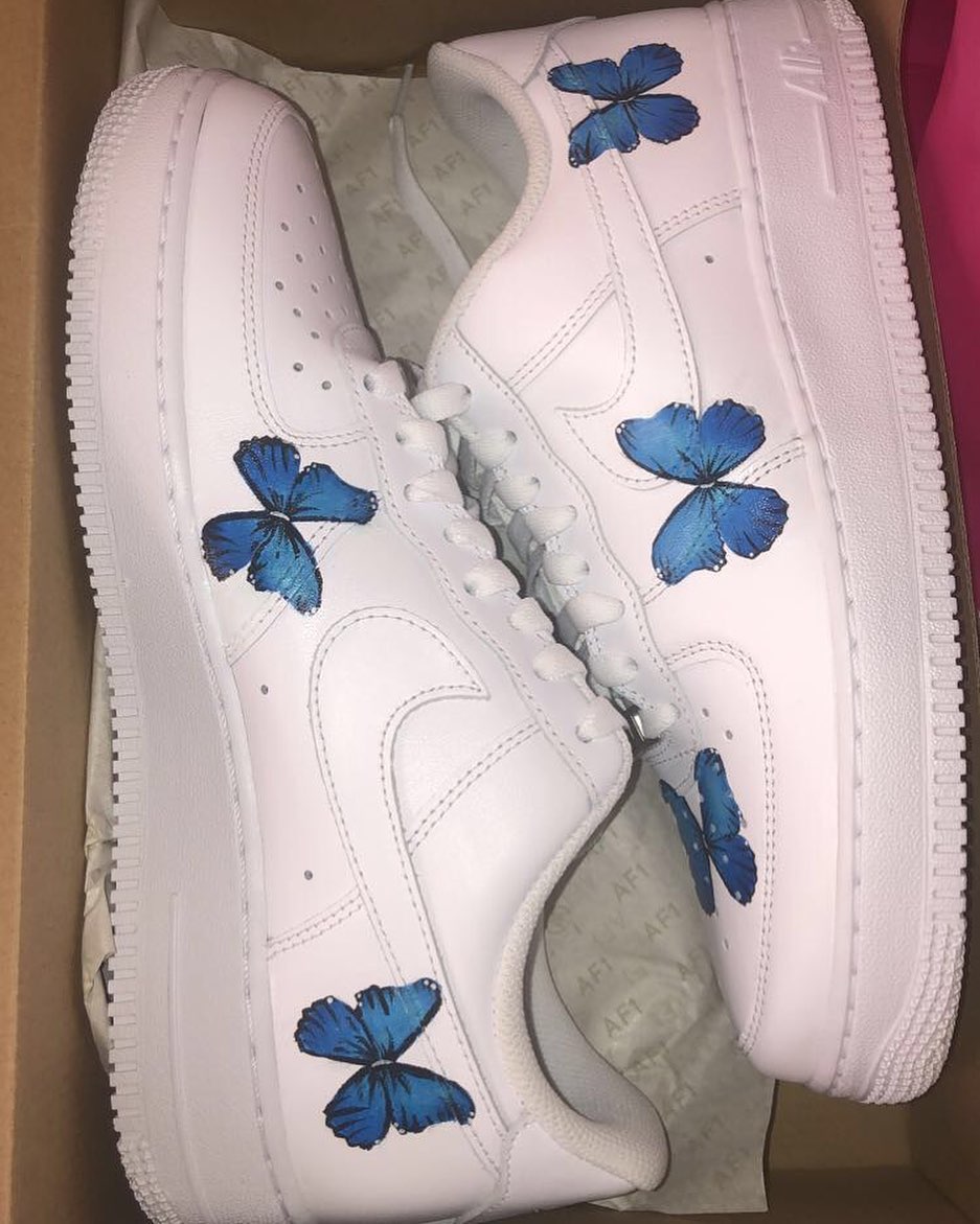 butterfly customs for @rebeccamarkss_ 🦋
-
-
#art #create #explorepage #customshoes #nike #artistsoninstagram #artoftheday #artbasel #createexplore
#artofinstagram #artphotography #eyedrawing #pastel #realism