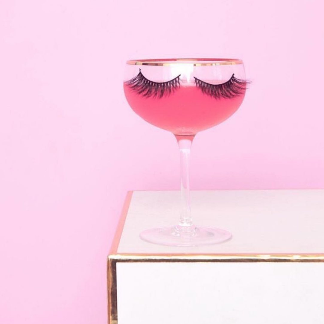 Itโs 5 oโclock somewhere ๐ Happy Tuesday!
#SDLashes #BellaLash #borbeletalashes #Extensions #LashArtist #LashArt #goldenhilllashes #southparklashes #esthetics #northpark #blushlashbar #northparklashes #LashExtensions #Eyelashes #Lashes #SanDiegoLashes #SDLashExtensions #LashExtensionsSD #chulavistalashes #LashExtensionsSanDiego #borboleta #xtremelashes #blink #lashboxla #lashmaker #smallbusiness #blushlashbar