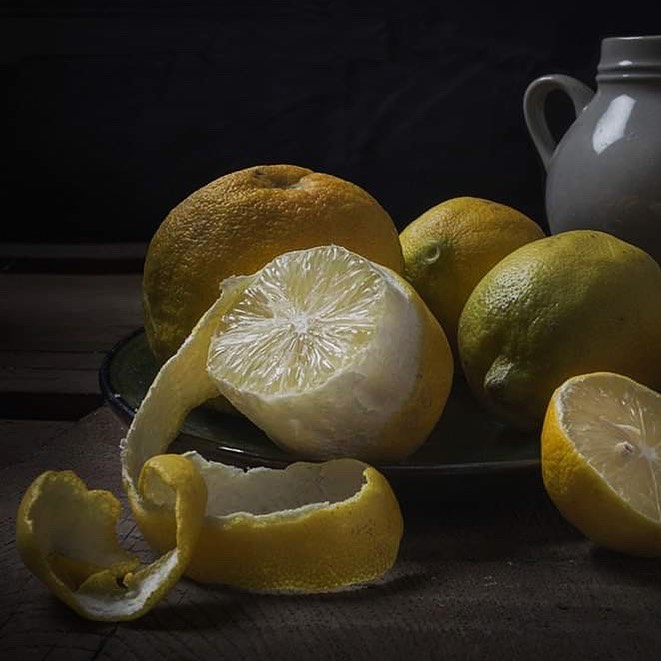 Neophyt//Ostkreuzschule für Fotografie Berlin 2019.
Die Zitrone kommt ursprünglich aus Asien und erreichte im Laufe des 15. Jahrhunderts Europa✌️
.
.
.
.
.
#neophyte #lookslikepainting #ostkreuzschule #foodphotography #food #stilllife #art #stilllifephotography #bitterorange #citron #lemon #neuepflanzenaltewelt