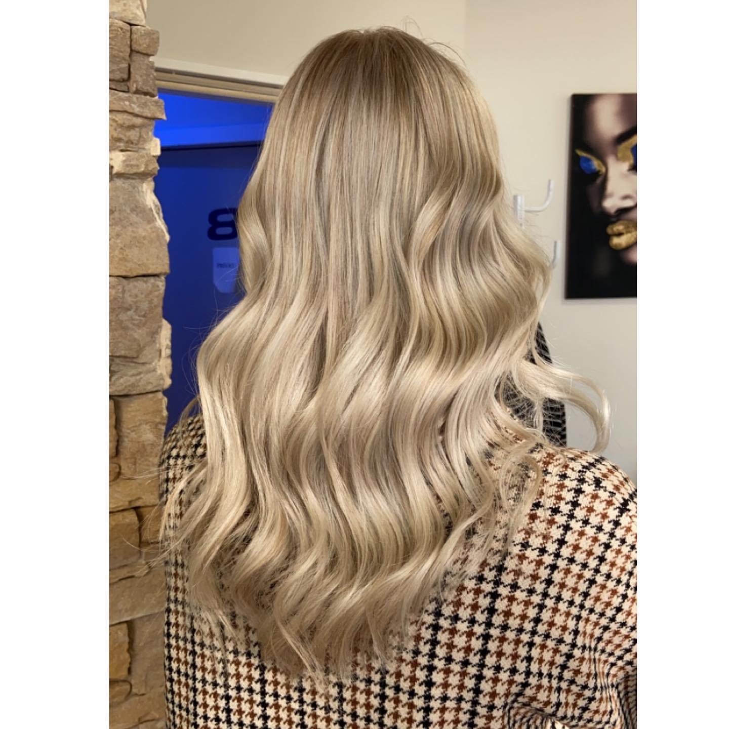 Happy blonde day 💕😄 @perfectstyle.hair #balayage #ombre #blondebalayage #wellabewegt #perfectstyle #blondhair #blonde #blond #hair #hairdresser #haircut #besthair #amazinghair #hairgoals #hairideas #hairinspiration #hairlove #hairinspo #hairtrends #hairtransformation #hairstylist #healthyhair #hairartist #blondhighlights #hairhighlight #wellabewegt