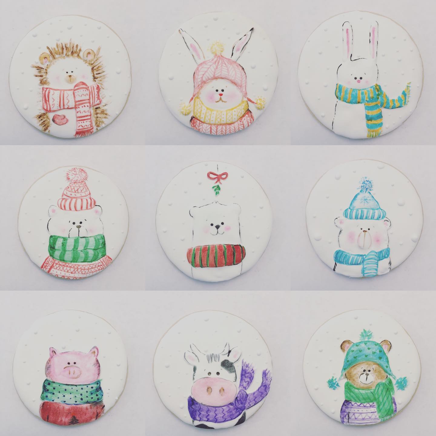 Christmas cookies 2019 #Christmascookies #christmas2019 #cookiedecorating #sugarcookie #sugarcookiegram #sugarcookiesofinstagram #handpainted #edibleart #royalicingcookies #royalicing #bear #hedgehog #bunny #polarbear #pig #cow