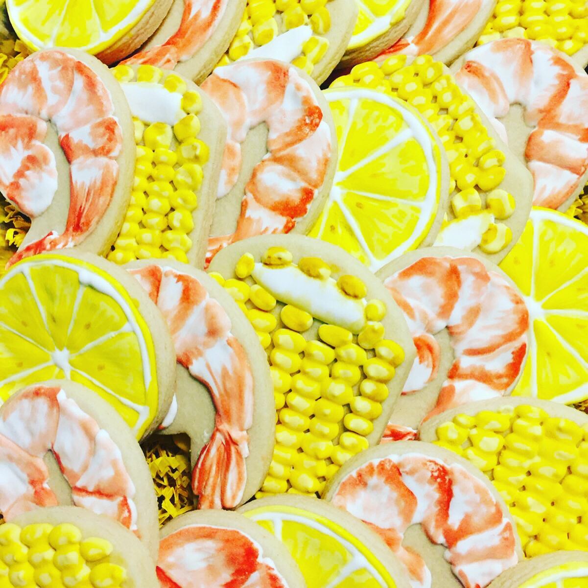 Shrimp boil #shrimpboil #cornonthecob #lemonslice #shrimp #custom #cookies #cookiegram #cookiesofinstagram #sugarcookies #sugarcookiesofinstagram #sugarcookiesgram #homemade #handpainted #royalicingcookies #royalicing #wiltongelcolors