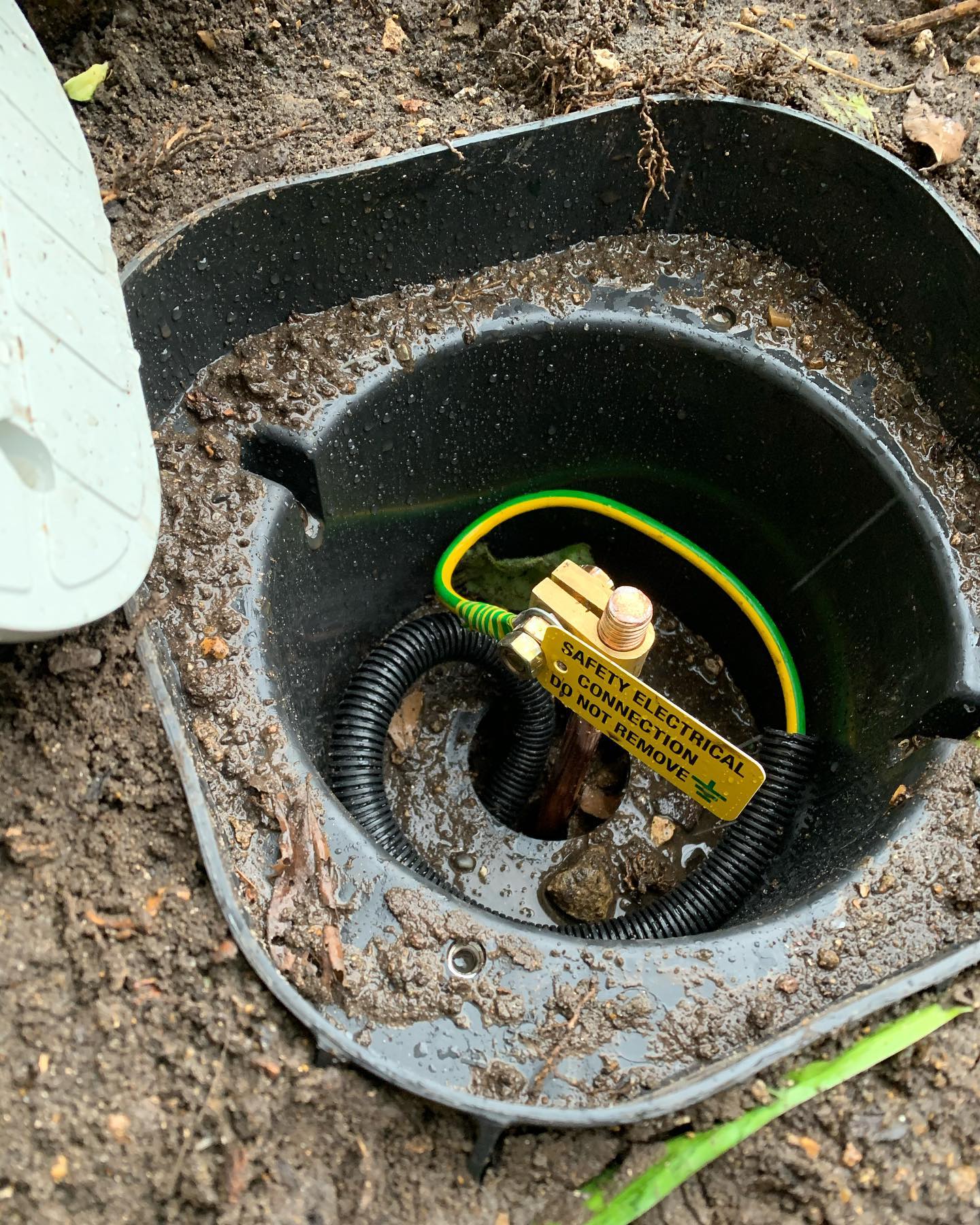 Rewire completed up in Caterham recently. Overhead lines and a TT system earthing arrangement meant we had to install an earth electrode.