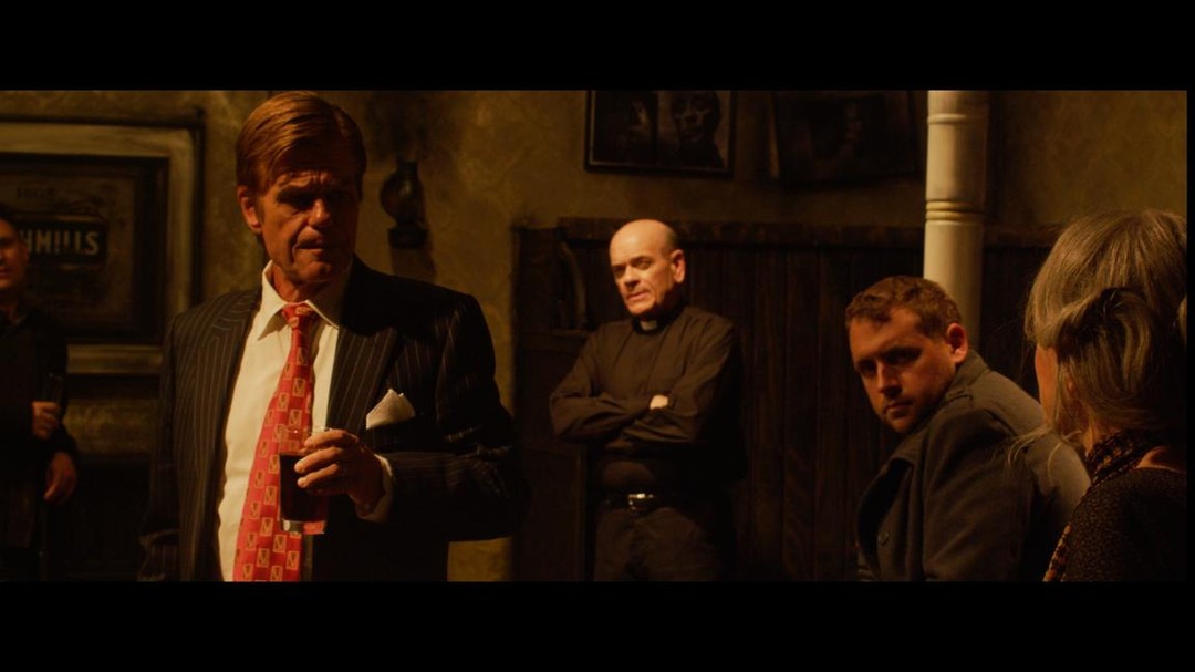 The amazing multi Golden Globe and Emmy Nominated Harry Hamlin & Oscar Nominee Sarah Miles go head to head in Tom Ryans Pub #featurefilm #mercurypictures #hollywoodstudios#sarahmiles #harryhamlin #clashofthetitans #irishfilm #awardwinningactress #robertpicardo #startrekpicardo #emmynomintaed #famousactor #startrekvoyager #theservant