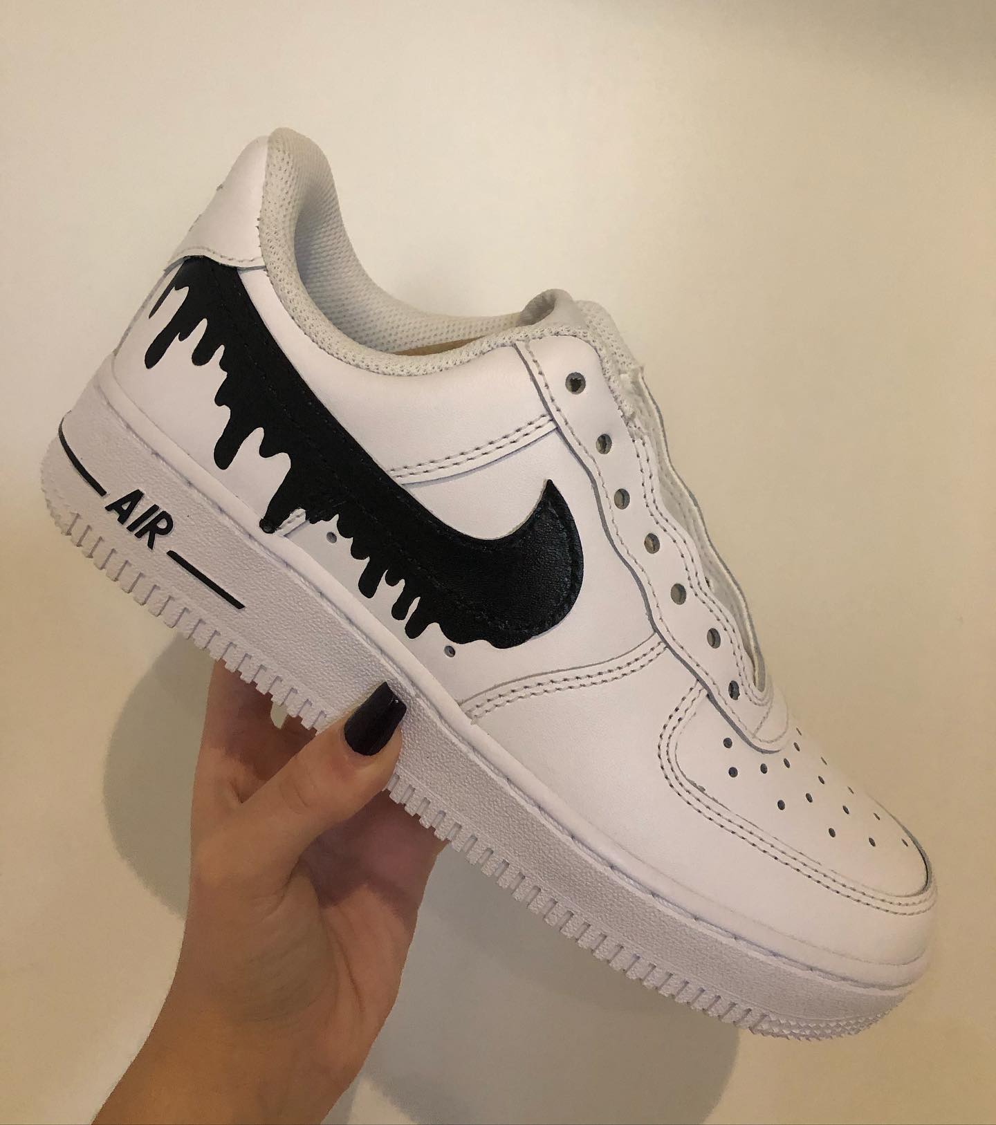 work in progress🖤
-
-
#art #create #explorepage #customshoes #nike #artistsoninstagram #artoftheday #artbasel #createexplore
#artofinstagram #artphotography #eyedrawing #pastel #realism #sketch