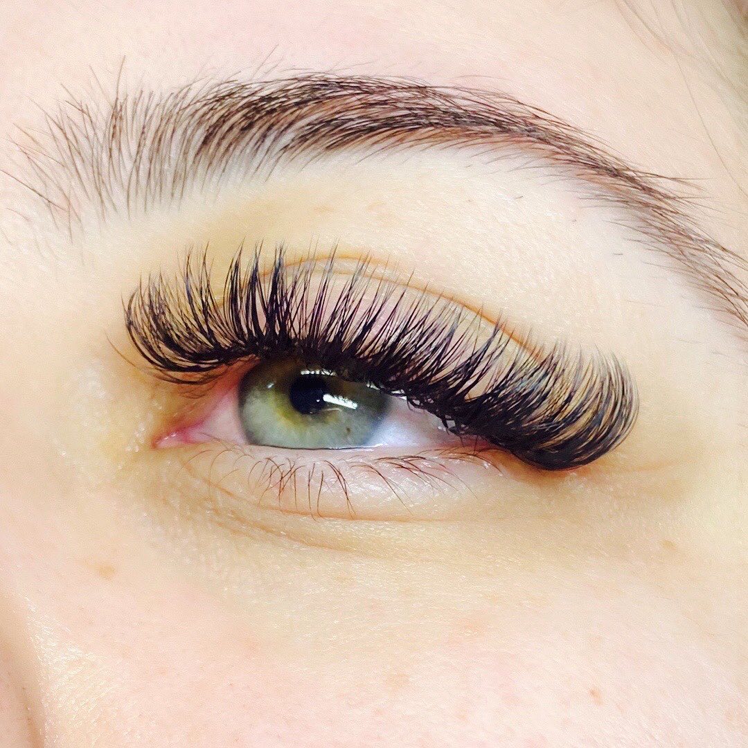 #Repost of our lash artist @lisa.blushlashbar ใปใปใป
Baby shower ready! This mama-to-be wanted some volume on her lashes ๐