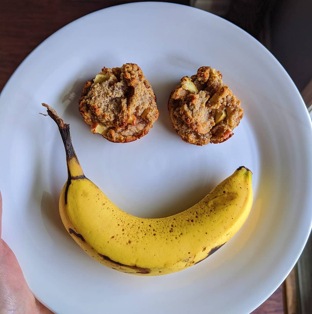 Gotta love happy accidents. ๐
. . .
Feat. almond flour apple muffins ๐
