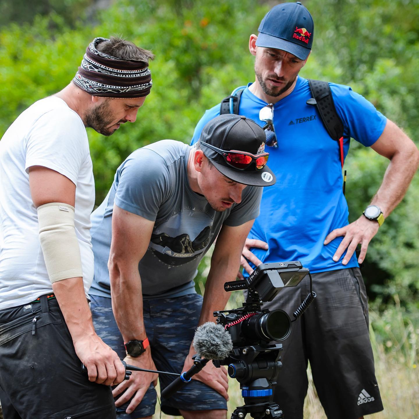 Border to border video online tomorrow 🚀 7pm (cest)
.
Last year in June my brother @belaeykenny rode the #lebanonmountaintrail in total good for 470km of hiking trails.
This has been the thoughest job i’ve ever done, riding my bike and filming non stop for 10 days wasn’t a walk in the park but with our team we pulled it off.
Big thanks to @redbullleb
@stephanieoutdoors
@rawanchami_
@ramyzeineddine
@guillaumenalletpro