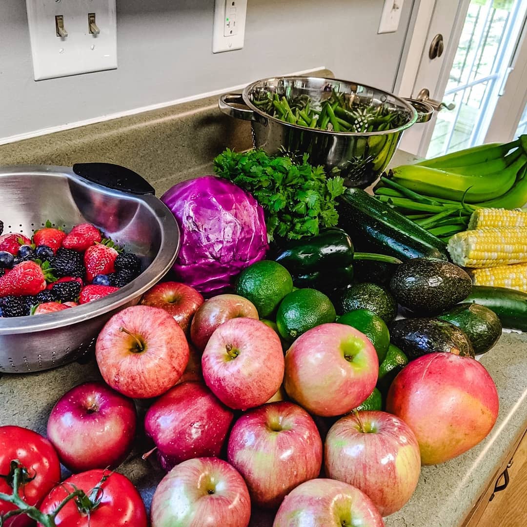 I have been LOVING seeing my washed produce all in one place after I go grocery shopping. ๐ Always nice to find some positives of 'rona.
.
.
.
I have also realized having ALL my fresh produce washed and ready to eat or prep for a meal has made meals feel so much easier (ridiculous I know, but it's true).
.
.
.
Here is this week's produce haul:
Blueberries
Strawberries ๐
Blackberries
Tomatoes ๐
Apples
Purple cabbage
Mango๐ฅญ
Limes
Poblano peppers
Zucchinis ๐ฅ
Cumcumber
Avocados ๐ฅ
Green beans
Scallions
Corn on the cob ๐ฝ
Cilantro
Bananas ๐