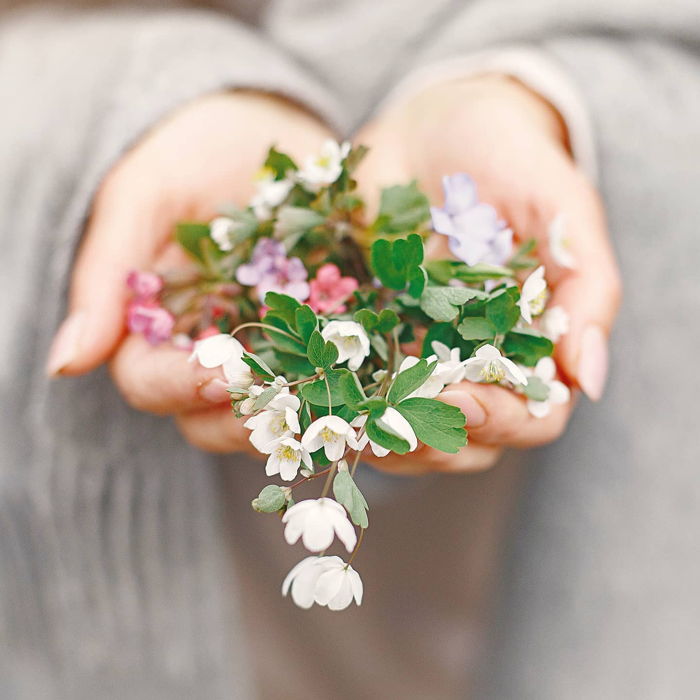 It's Worker's Day today. The heroes in the frontline and essentional workers has taught me what it means to love my community. Thank you for your unwavering commitment, care and courage in these uncertain times. May you also be safe.
#togetherapart #safeathome #ourheroes #safehands #staysafestayhome #flattenthecurve #rememberthepeople