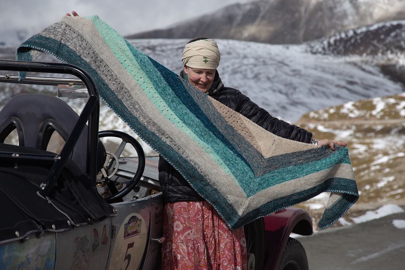 It’s been a crazy time over the past few months. My on-screen time has gone from five hours a day to 12 minutes for all of last week! I’ve witnessed myself feeling waves of dread and nausea, feeling emotionally paralysed unable to eat; feeling grief in the ether learning of the events unfolding across the world; not wanting to sleep because I felt a sense of urgency that I had a so much more I wanted to do and create… to feeling it would be so much more calm and peaceful if in the morning I didn't wake up.
We all respond to the world and the recent circumstances of the COVID pandemic in different ways and to be honest, I’ve been a bit wobbly. My solace in our ‘stay at home time’ has been my garden, and to have my hands in the soil to grow our food has been what has kept me in a place where I can still create; albeit in a less enthusiastic way than usual… but nonetheless, each day I was able to let wool pass through my hands, and that nourished me also.
I’m reminiscing the life I’ve had as a journeywoman, travelling the world, meeting new people and learning about their lives and culture. I always thought that would be the way I would live all of my life. I’ve come to learn now what I’ve taken for granted.
I miss spontaneously embracing people I’ve just met. I miss the challenges of being ‘on the road’. I miss so much, but I’m being more conscious of what I am grateful for.
I am so grateful to have created the opportunity to drive from Bangkok to Kyrgystan and here in these photographs in Tibet at 5,300mts (17,400 feet elevation) , I am excited to wear and show off my warm and beautiful #samenshawl by the incredible Stephen West @westknits
I have been spinning, weaving, knitting and sewing on my photographs .. and look forward to sharing these over the coming months.
... so reminiscing and gratitude for my past journeys and experiences. .
.
.
#knittingaddict #knittingismytherapy #gratitude #tibet #roadtrip #journeywoman #covidcreative #vintagecar #knittersofinstagram #knittersgonnaknit #knittersoftheworld #westknitsarethebestknits #westknits #traveller_stories #challengeyourself #challengingmyself #creativelifehappylife #creativelife