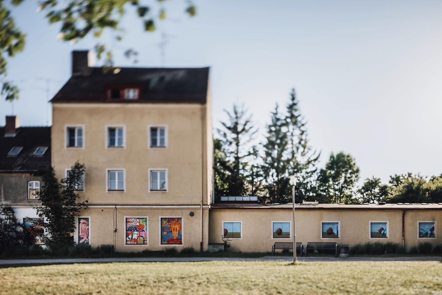 form follows function
.
.
.
.
.
#provinoclub
#augsburg
#augsburgcity
#schönsterbiergarten
#leerstandnutzen
#kegelbahn
#bowlingalley
#graffitiaugsburg
#tiltshift
#formfollowsfunction