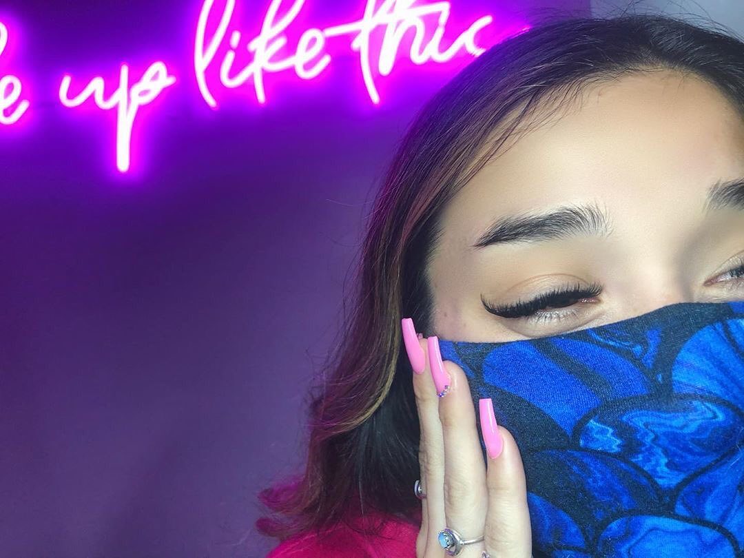 #Repost @kaylasesthetics
ใปใปใป
๐คฉ๐คฉWe tried to get creative with these photos LOL but got a good shot of this lash line ๐ no winged eyeliner needed here!! โจโจ #lashes #eyelashextentions #volume #lashboxla #lashaffair #blushlashbar #northparklashes #sandiegolashes #esthetics #esthetician