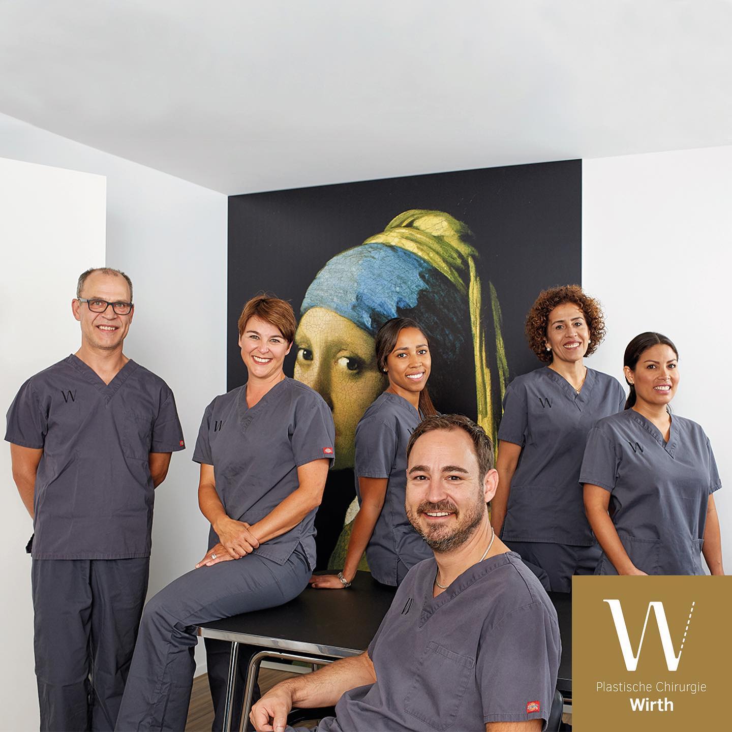 Herzlich willkommen auf unserem Profil WIRTH plastische Chirurgie von Dr. med. Raphael Wirth. Ab jetzt finden Sie hier laufend Informationen, Einblicke und Hintergründe rund um das spannende Spezialgebiet der Plastischen, Rekonstruktiven und Ästhetischen Chirurgie, Schönheit und Wohlbefinden.
Wir freuen uns auf einen regen Austausch!
Bienvenue sur le profil WIRTH chirurgie plastique du Dr. med. Raphael Wirth. Dès maintenant, vous trouverez ici des informations régulières, des explications et des détails concérnant le domaine spécifique et passionant de la chirurgie esthétique et plastique-reconstructive, de la beauté et du bien-être.
Nous nous réjouissons de partager ces échanges !
#praxiswirth #raphaelwirth #plastischechirurgie