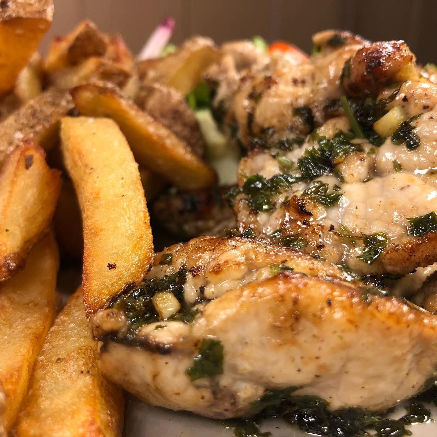 Ris d’Agneau à la persillade.
Retour sur un mets original à découvrir ou à redécouvrir.
Le secret ? C’est la maîtrise de la cuisson.