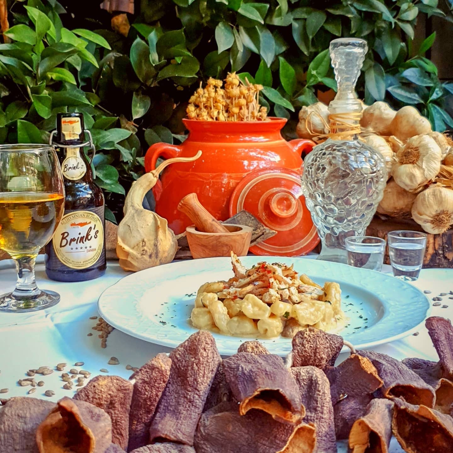 Δεν μπορεί κάποιος να σκεφτεί καλά, να αγαπήσει καλά, να κοιμηθεί καλά, αν δεν έχει φάει καλά.
Βιρτζίνια Γουλφ.
.
.
.
.
.
.
.
#kouvelos #koukaki #athens #greekcuisine #secretgarden #underthetree #summervibes #cretanbeers