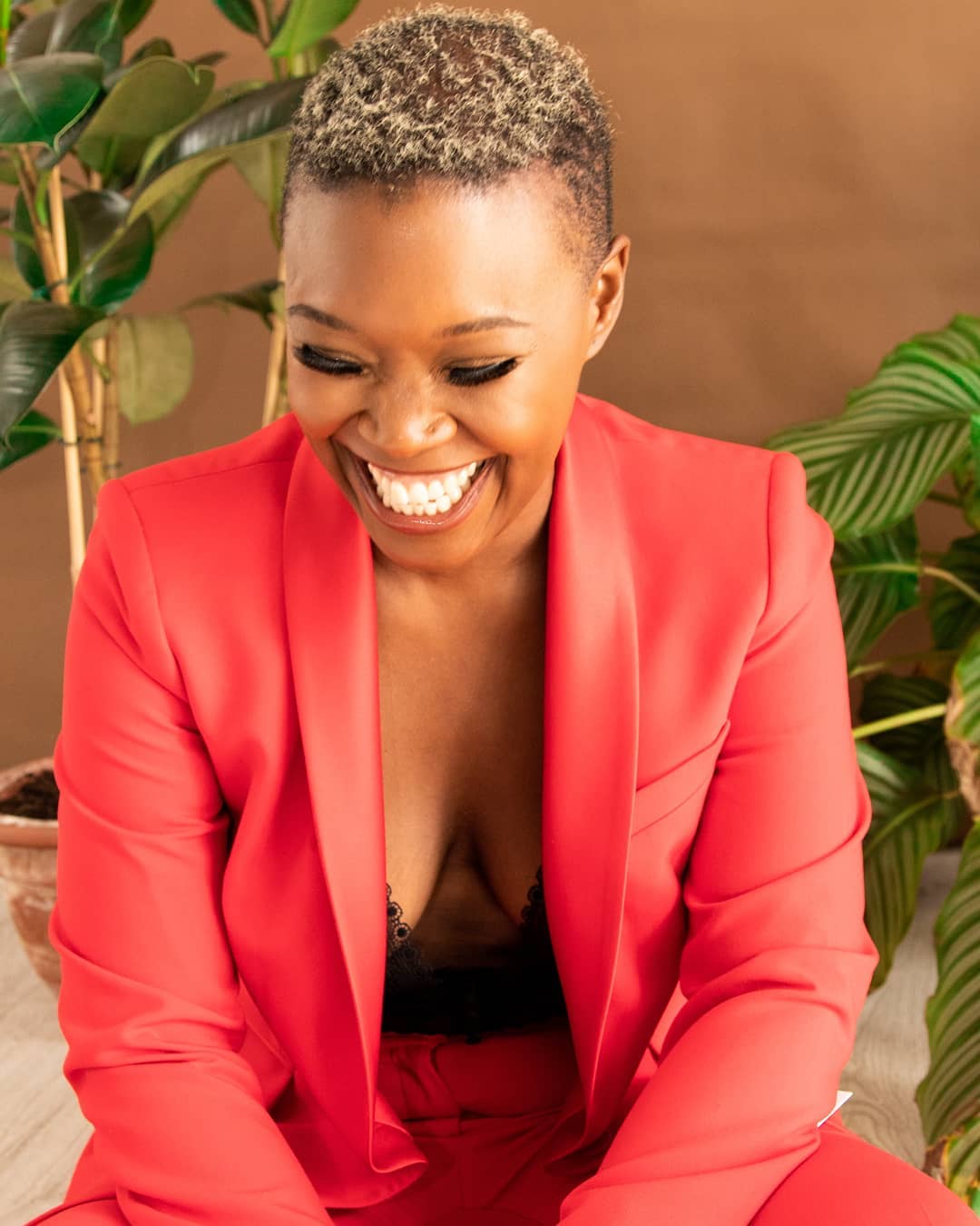 smile, it's sunday ! ✨
photographer: @cocoshawvisuals
model: @tamaratbc
location: @renaissance_studios_