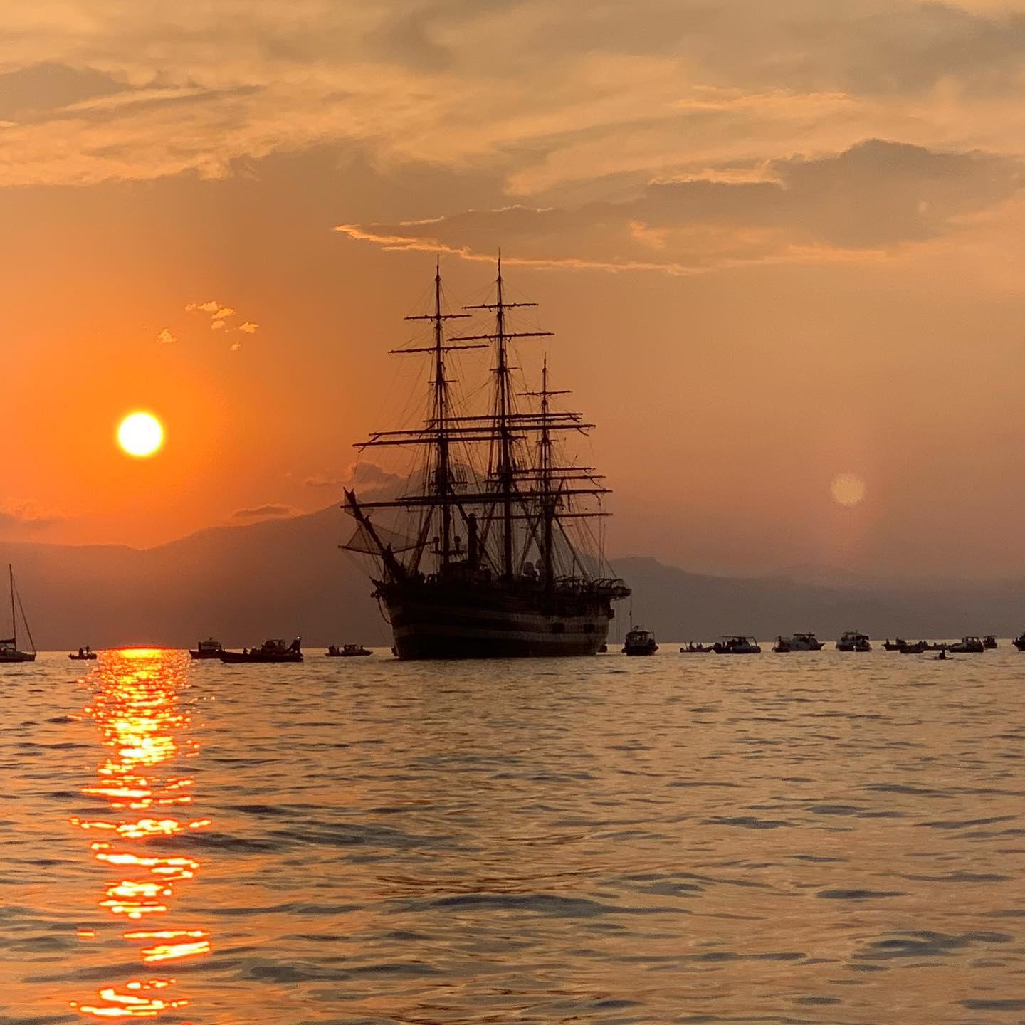 #amerigovespucci #maratea #sunset #sunsetphotography #sunsetphoto #nofilter #nofilterneeded #nofilters