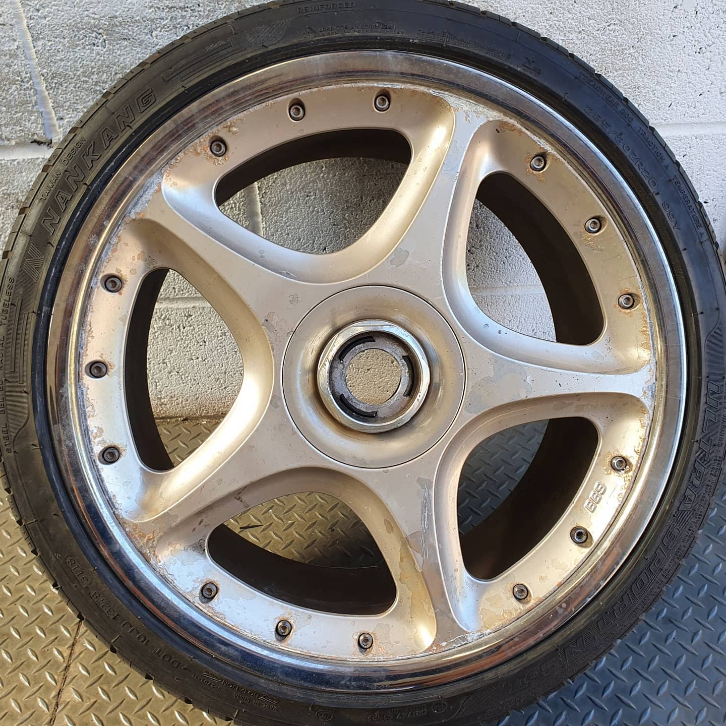 A full refurbishment on these classic BBS Jaguar split rims 😍
Swipe left 👈 -
#wheelrefurb #wheelrefurbishment #alloyrefurbishment #alloyrepairs #powdercoating #jaguar #bbs #london #essex #creativewheels