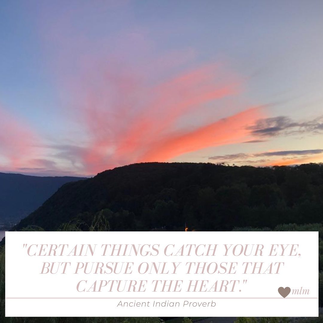 #loveyourself #fengshuilifestyle #motherearth #baiedetalloires #talloires#changeyourlife#heartcoherence #heartinteligence #espaceresonance #espaceresonancetalloires#lacdannecy Même photo mais avec un angle de vue différent 😉 et le monde semble différent ...