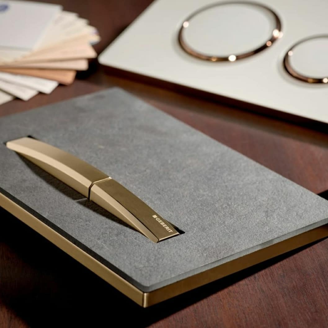 Geberit Sigma50 Flush Plate - available in seven different finishes, from smoked glass to brushed chrome. Eight colour options.
#interiordesigns #geberit #moderndesign #designmeetsfunction #instabathroom #designlovers #insthome #flushplate #agapedesign