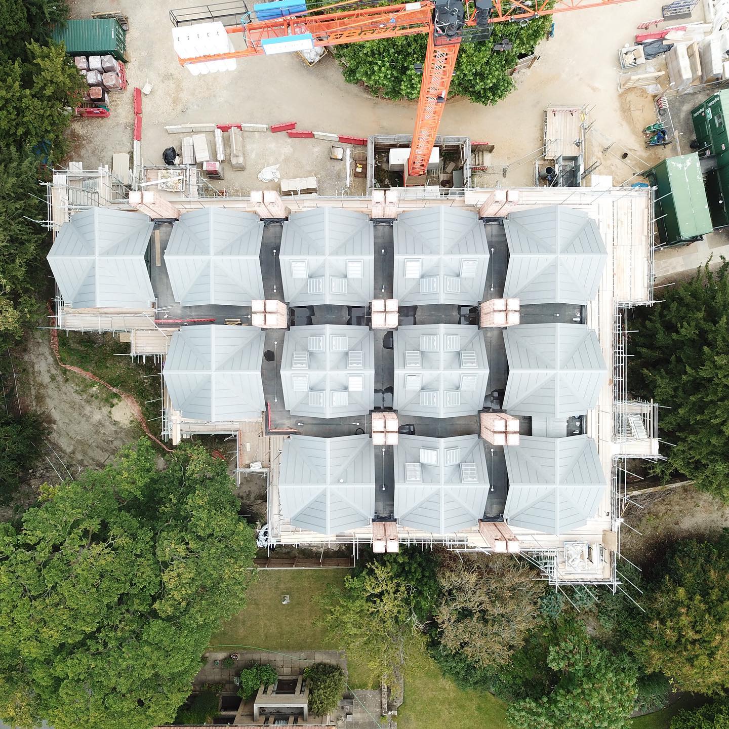 Here are some outstanding views of one of our recent projects, Magdalene College in Cambridge.
This projects shows off a stunning VM zinc (Quartz Plus) standing seam roofing.
@VMZINCUK
•
•
•
•
#VMzinc #AMR #Roofing #HardMetals #Construction #StandingSeam #Zinc