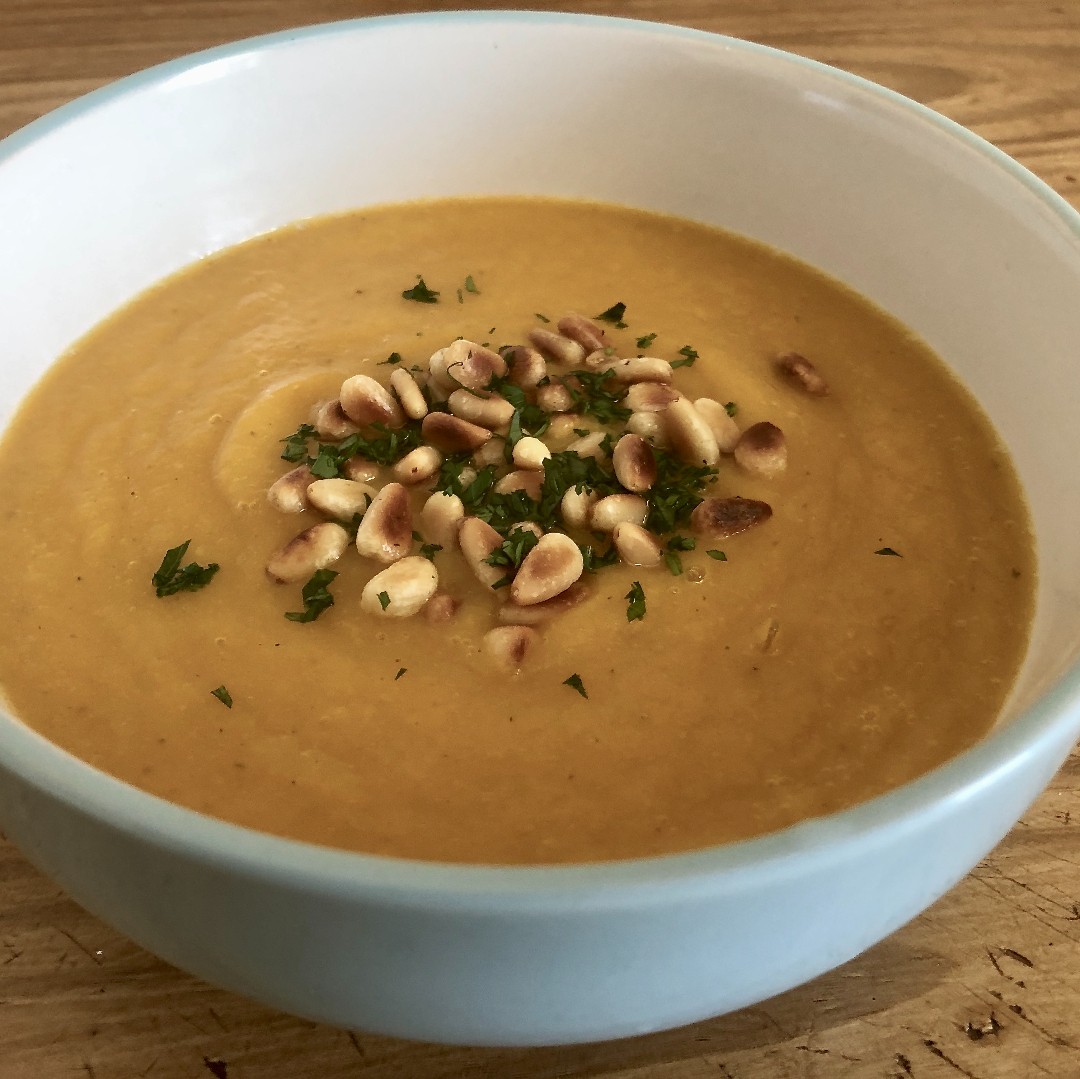 Butternut Squash Soup with parsley & toasted pine nuts.
Cooking the squash in vegetable stock on a medium heat until just soft & then blitz.
Cheap as it can be & the easiest soup you'll ever make. #londonfarmersmarket #veganrecipes #vegansoup #healthyeatingideas #healthydietfood